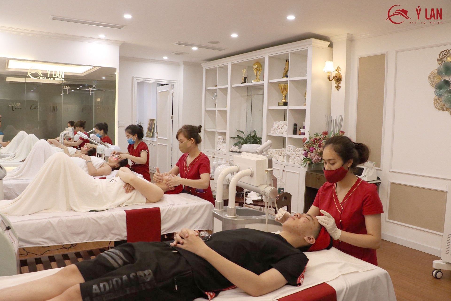 tham-my-vien-y-lan-noi-chon-mat-gui-vang-cua-hang-nghin-khach-hang