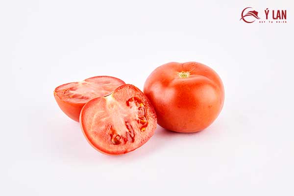 han-che-nep-nhan-tren-mat-bang-ca-chua